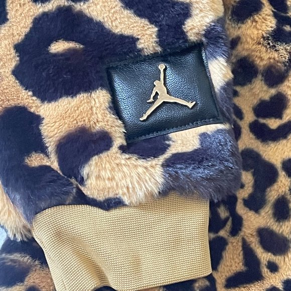 Air Jordan Court to Runway Leopard Print Pullover Hoodie. Size S. Style:CW6480-7 - Picture 7 of 7